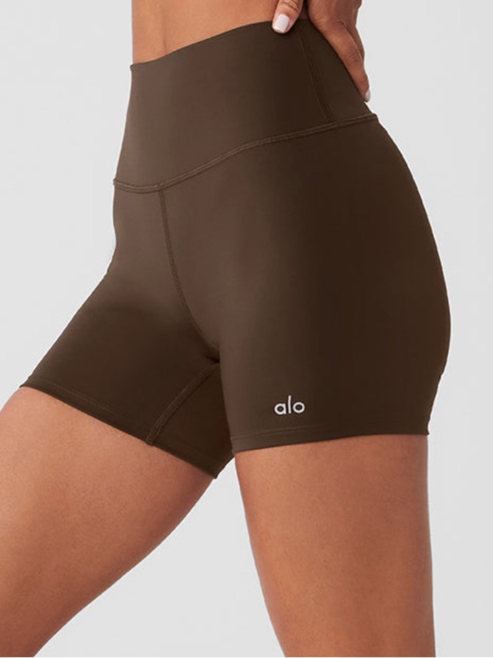 Alo 5” Airlift Energy Short in Espresso